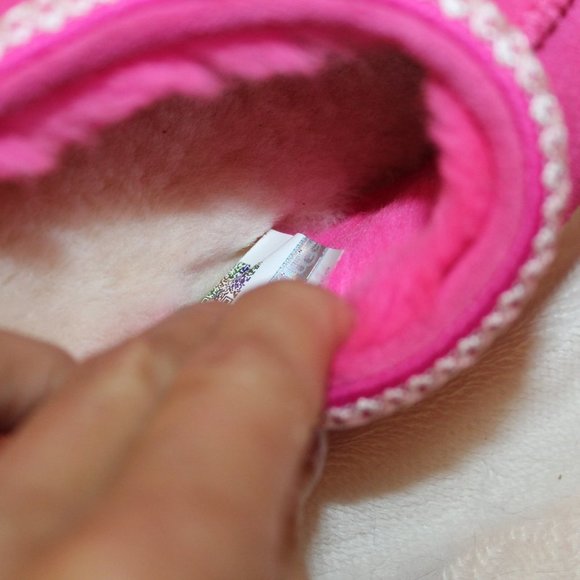 NIB UGG WOMEN'S TASMAN SUEDE SHEARLING SLIP ON SLIPPERS PINK - Picture 7 of 7